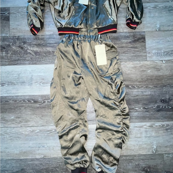 Hannah Banana Silk Jogger Set (8) NWT - Picture 9 of 10